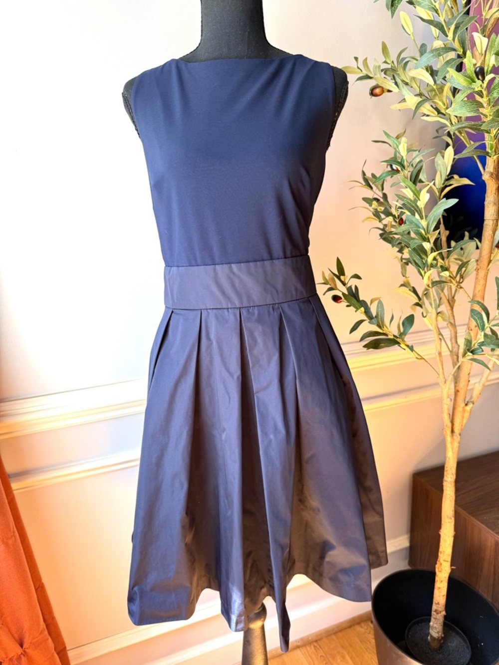 Lauren‎ Ralph Lauren Navy Fit & Flare Dress Pleated Pockets Sleeveless Size 10